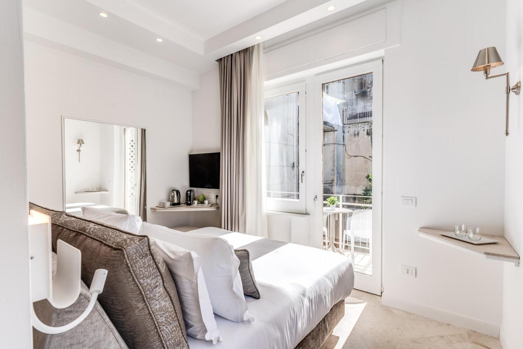 Diff'Rent Souls Rooms - Luxury Accomodation 索伦托 外观 照片