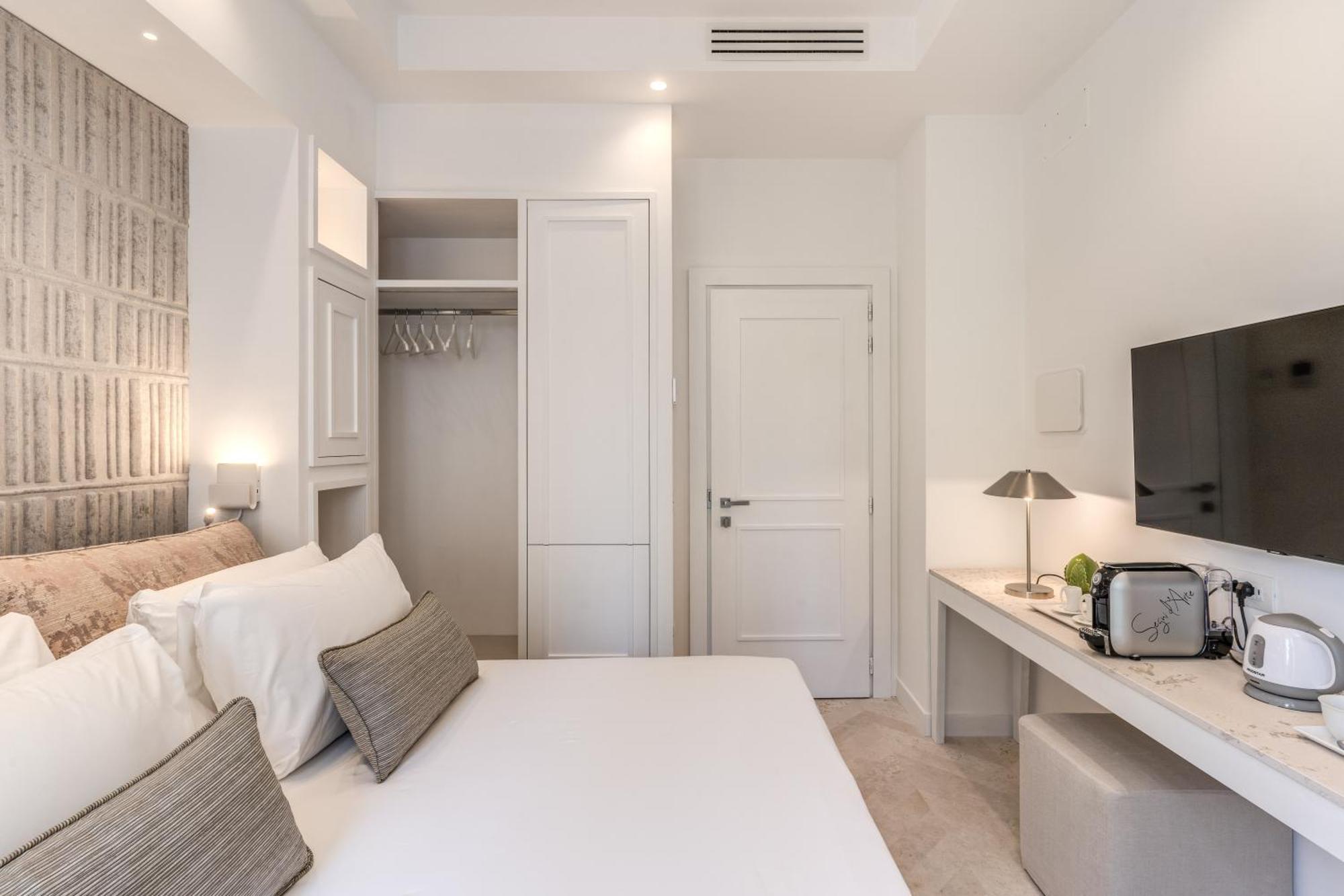 Diff'Rent Souls Rooms - Luxury Accomodation 索伦托 外观 照片