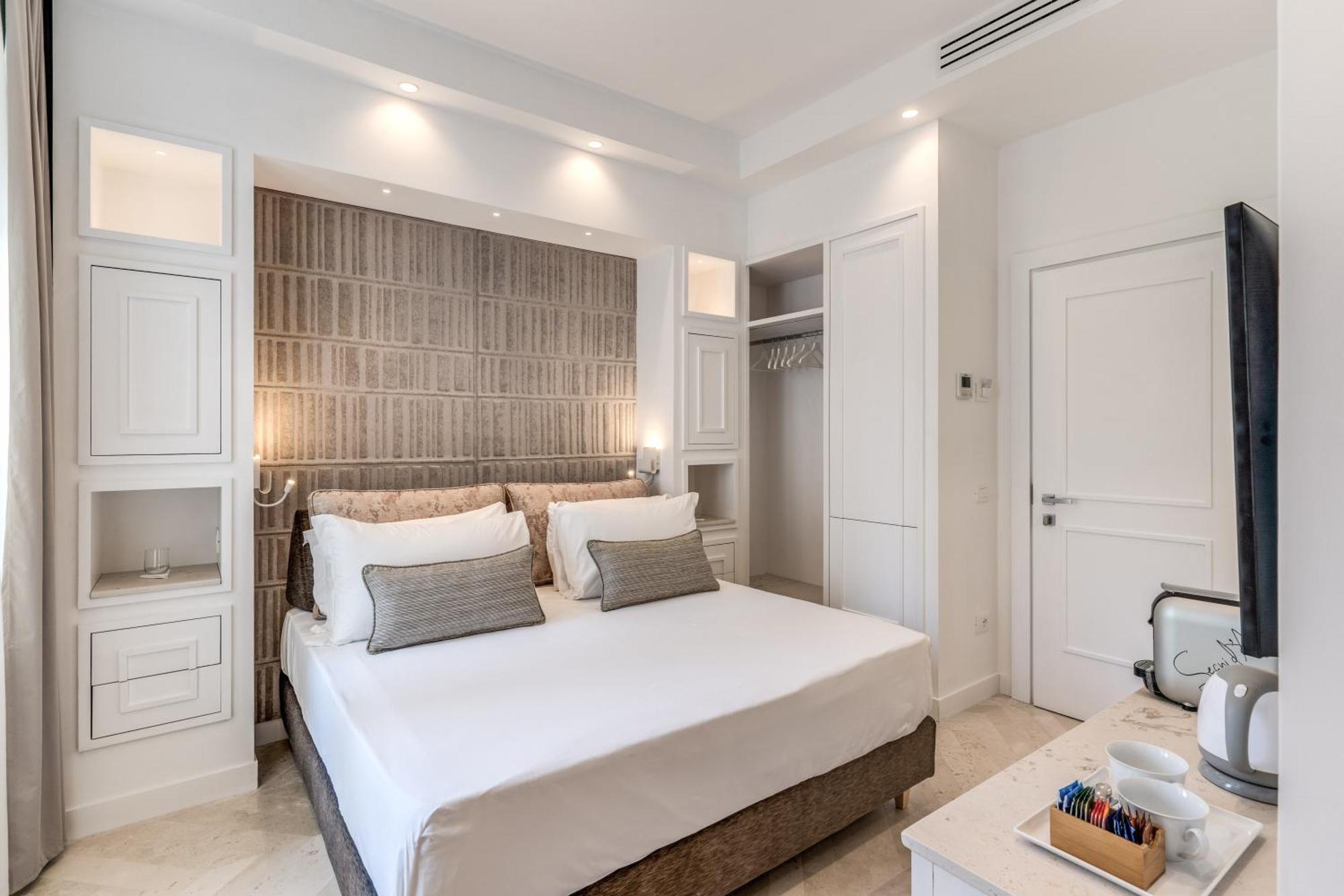 Diff'Rent Souls Rooms - Luxury Accomodation 索伦托 外观 照片